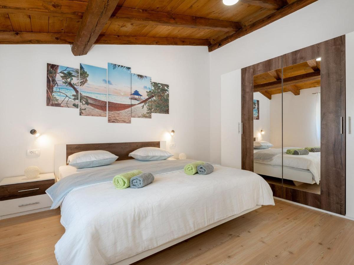 Tranquil Holiday Home In Labin With Private Swimming Pool Экстерьер фото